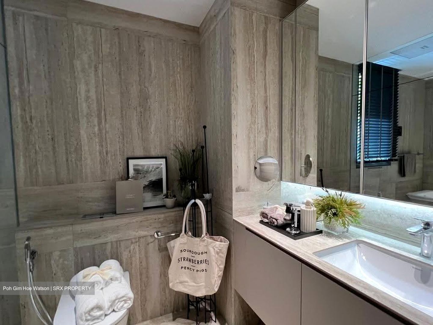 River Modern (D9), Apartment #613561421